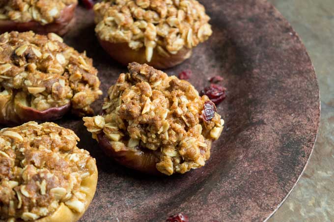 Simple Baked Apples with Oatmeal