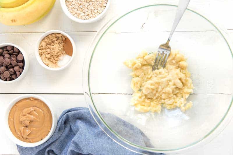 peanut butter oatmeal cookie ingredients