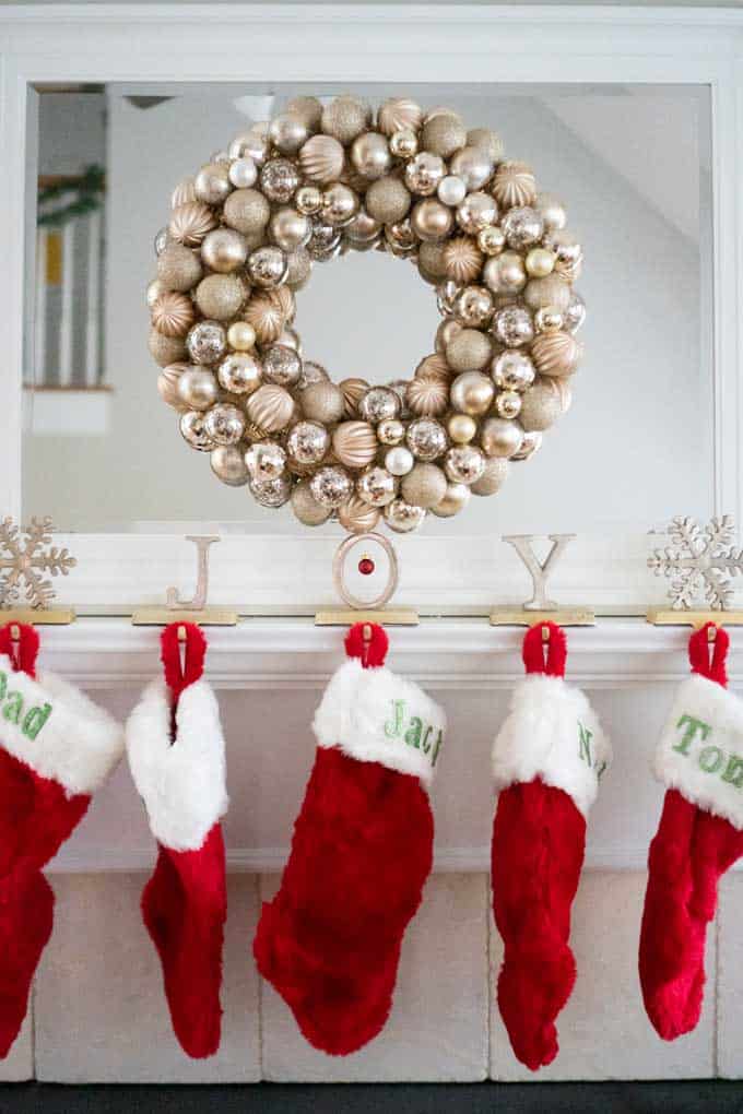 How to Make an {Easy} DIY Ornament Wreath