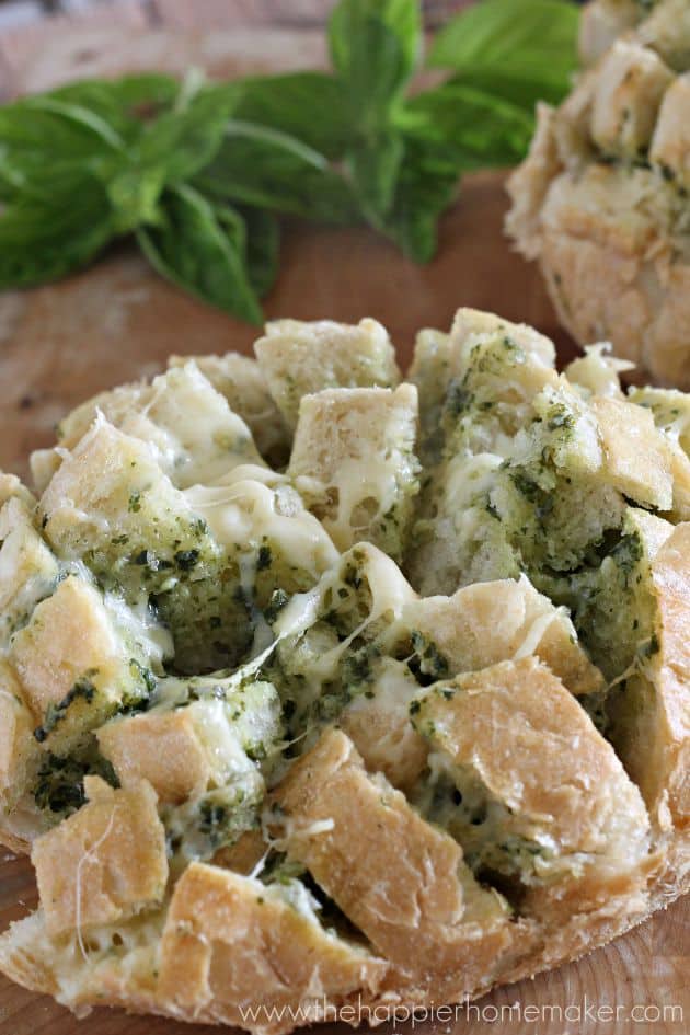 A close up picture of pesto cheesy pull apart bread 