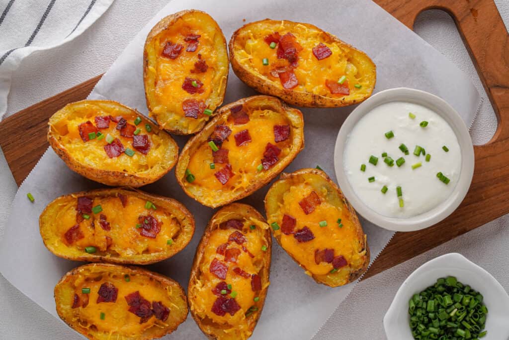 potato skins with sour cream dip