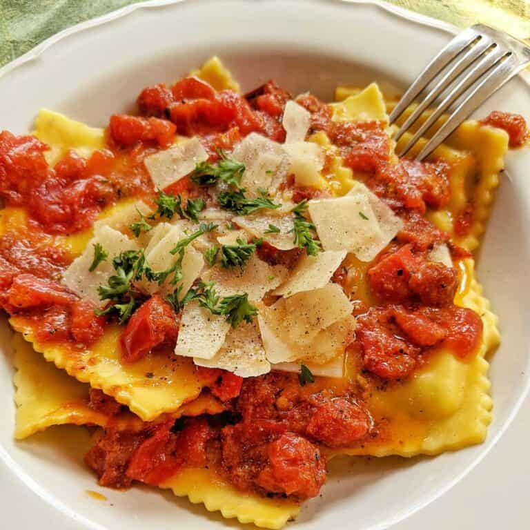 What to Serve with Ravioli – 15 Tasty Side Dishes