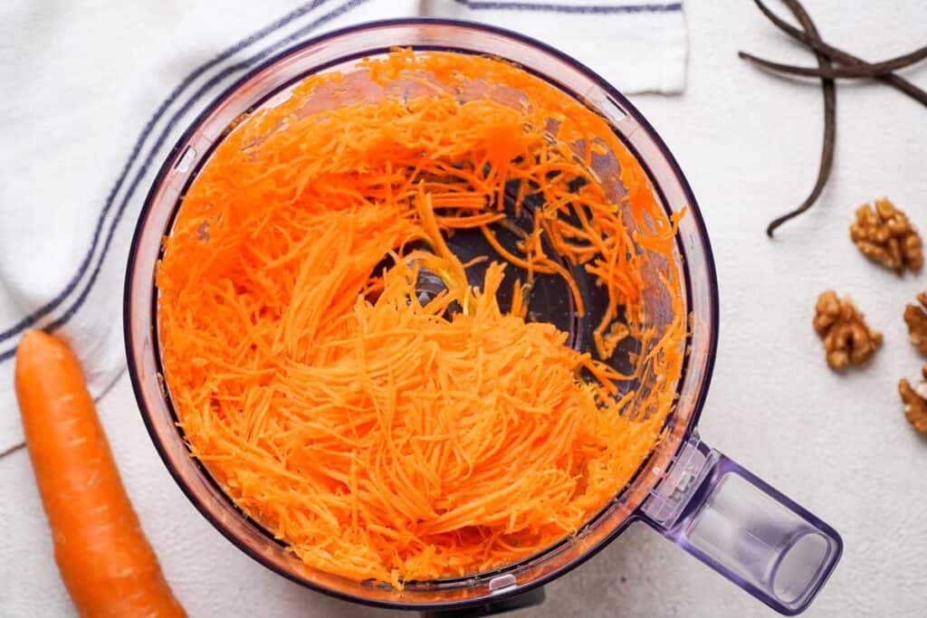 shredded carrots in food processor
