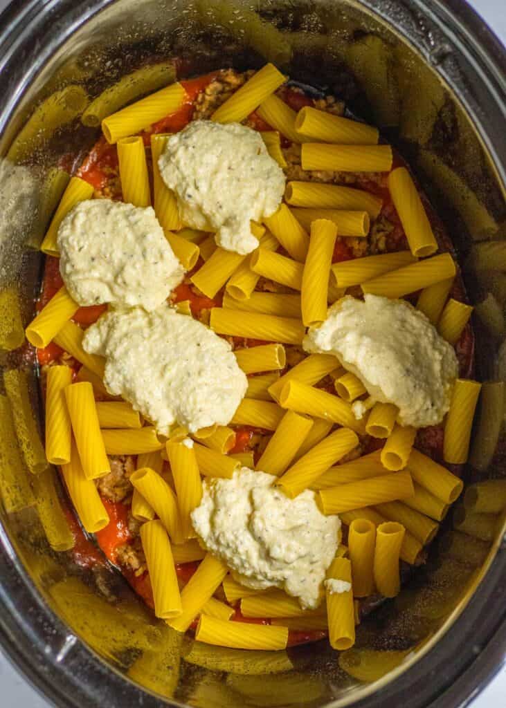 slow cooker with noodles and ricotta cheese