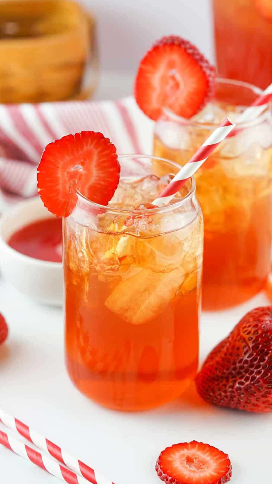 Strawberry iced tea in a mason jar